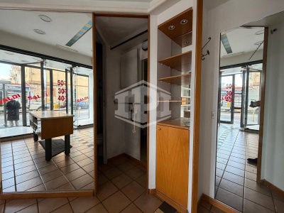 Locale commerciale in Via G. Leopardi 149, Napoli (NA)