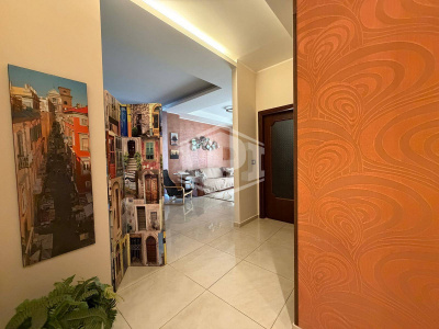 Quadrilocale con terrazzo, Via Michelangelo da Caravaggio 73