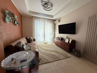 Quadrilocale con terrazzo, Via Michelangelo da Caravaggio 73