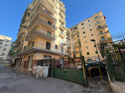 Trilocale in Via Filippo Illuminato 26, Napoli (NA)