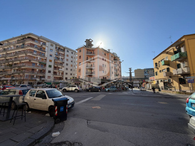 Ampio monolocale arredato in Via Filippo Illuminato 26, Napoli (NA)