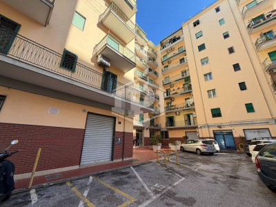 Ampio monolocale arredato in Via Filippo Illuminato 26, Napoli (NA)