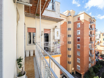 Quadrilocale in Via Mariano D'Amelio 42, Napoli (NA)