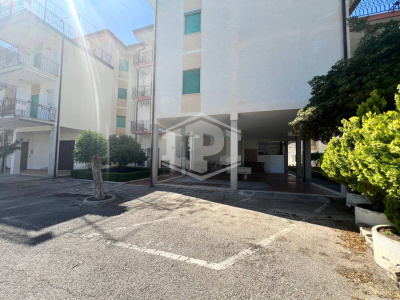 5 vani con terrazzo in parco in Ascea Marina, Cilento (SA)