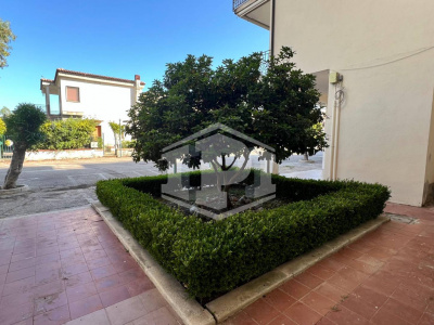 5 vani con terrazzo in parco in Ascea Marina, Cilento (SA)