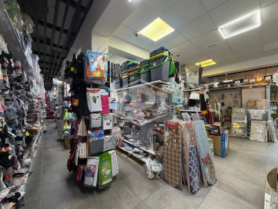 Ampio Locale in Via Consalvo 97, Napoli (NA)