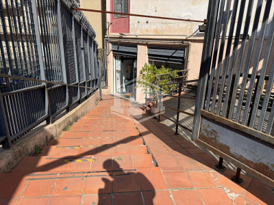 Ampio Locale in Via Consalvo 97, Napoli (NA)