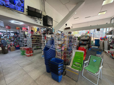 Ampio Locale in Via Consalvo 97, Napoli (NA)