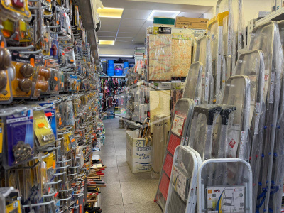 Ampio Locale in Via Consalvo 97, Napoli (NA)