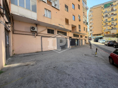 Ampio Locale in Via Consalvo 97, Napoli (NA)