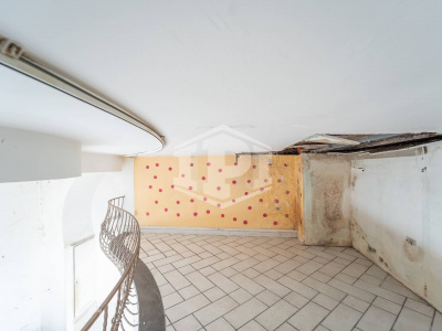 Locale in Piazza Santa Maria della Fede 7, Napoli (NA)