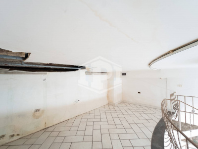 Locale in Piazza Santa Maria della Fede 7, Napoli (NA)