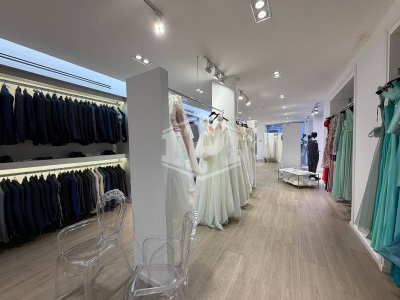 Ampio locale in Via Toledo, Napoli (NA)