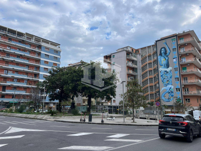 Ampio locale in Piazza Muzii 11, Napoli (NA)