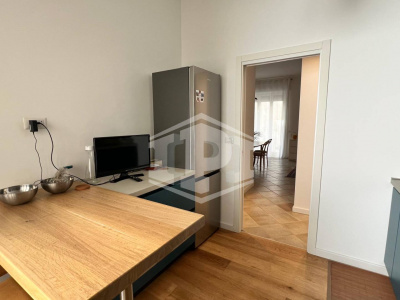 Locazione uso transitorio in Via M. Kerbaker 89, Napoli (NA)