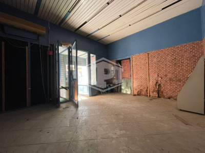 Locale in Via G. Giusso 35, Napoli (NA)