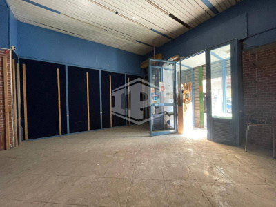 Locale in Via G. Giusso 35, Napoli (NA)