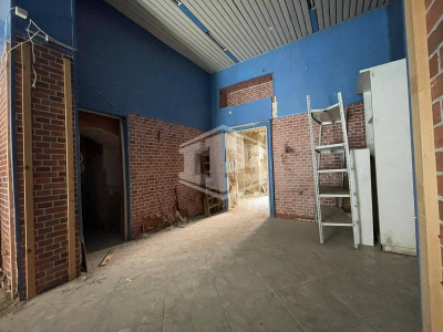 Locale in Via G. Giusso 35, Napoli (NA)