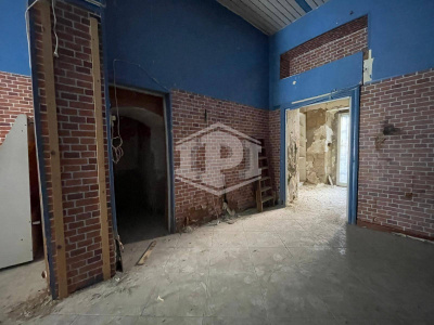 Locale in Via G. Giusso 35, Napoli (NA)