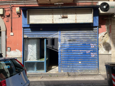 Locale in Via G. Giusso 35, Napoli (NA)