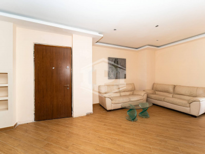 5 vani in Via Nicola Nicolini 68, Napoli (NA)