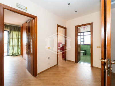 5 vani in Via Nicola Nicolini 68, Napoli (NA)