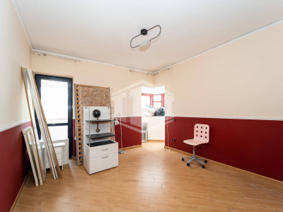 5 vani in Via Nicola Nicolini 68, Napoli (NA)