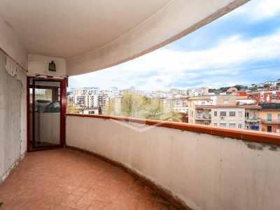 5 vani in Via Nicola Nicolini 68, Napoli (NA)