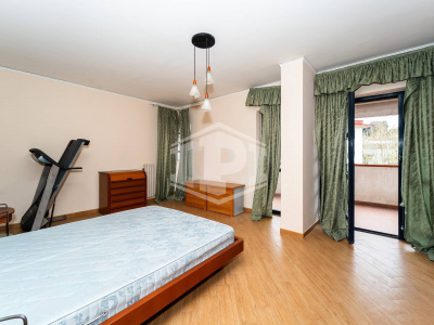 5 vani in Via Nicola Nicolini 68, Napoli (NA)