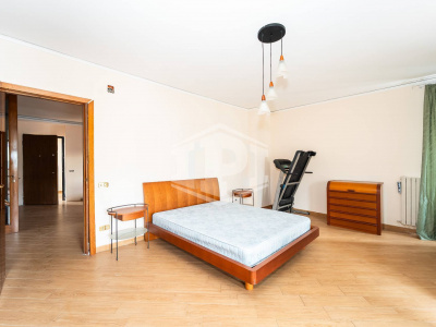 5 vani in Via Nicola Nicolini 68, Napoli (NA)