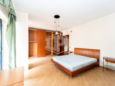 5 vani in Via Nicola Nicolini 68, Napoli (NA)