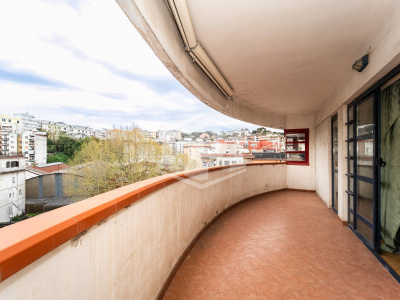 5 vani in Via Nicola Nicolini 68, Napoli (NA)