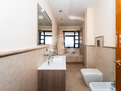 5 vani in Via Nicola Nicolini 68, Napoli (NA)