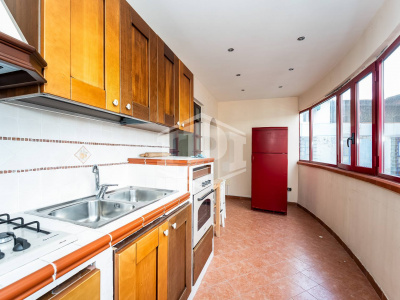 5 vani in Via Nicola Nicolini 68, Napoli (NA)