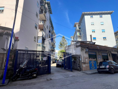 Trilocale in Via G. Testa 13, Napoli (NA)