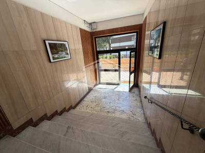 Ampio immobile adatto a vari usi in Parco San Poalo, Napoli (NA)