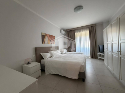 Bilocale uso transitorio in Via San Giacomo 32, Napoli  (NA)