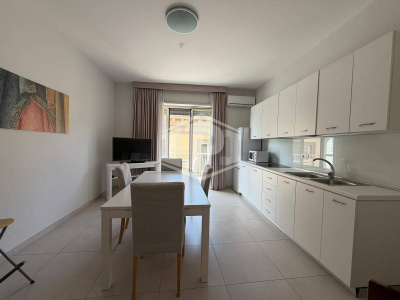 Bilocale uso transitorio in Via San Giacomo 32, Napoli  (NA)