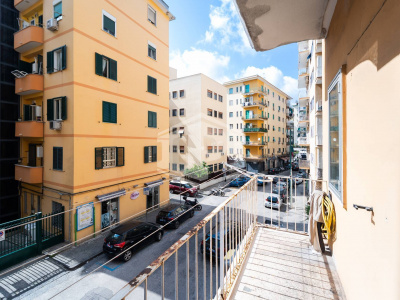 5 vani in Viale Augusto 9, Napoli (NA)