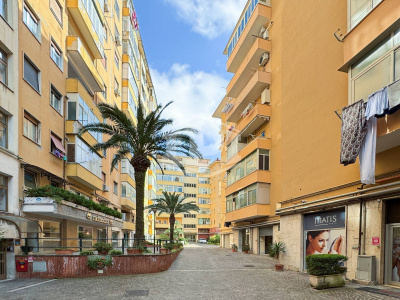 5 vani in Viale Augusto 9, Napoli (NA)