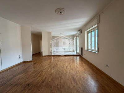Trilocale in Via Dell'Epomeo, Napoli (NA)