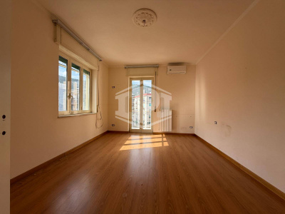 Trilocale in Via Dell'Epomeo, Napoli (NA)
