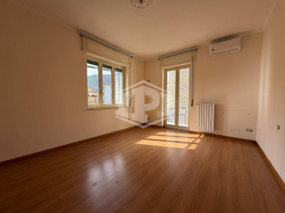 Trilocale in Via Dell'Epomeo, Napoli (NA)