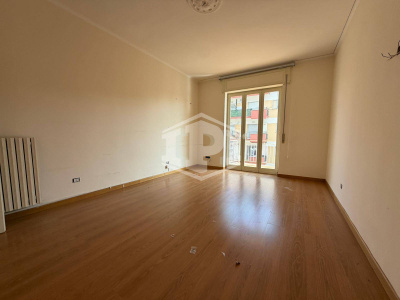 Trilocale in Via Dell'Epomeo, Napoli (NA)