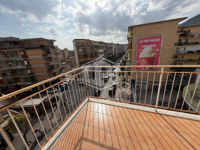 Trilocale in Via Dell'Epomeo, Napoli (NA)