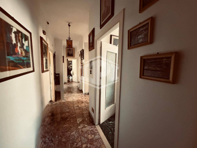 5 vani in Via Filippo Bottazzi 38, Napoli (NA)