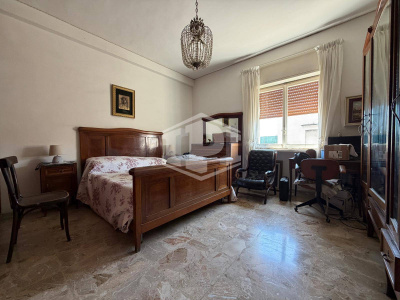 5 vani in Via Filippo Bottazzi 38, Napoli (NA)