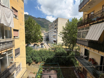 5 vani in Via Filippo Bottazzi 38, Napoli (NA)