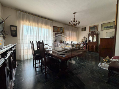 5 vani in Via Filippo Bottazzi 38, Napoli (NA)