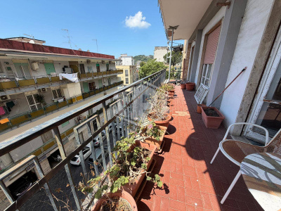 5 vani in Via Filippo Bottazzi 38, Napoli (NA)